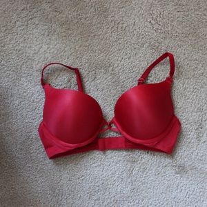 Victoria’s Secret Miraculous Plunge 32B